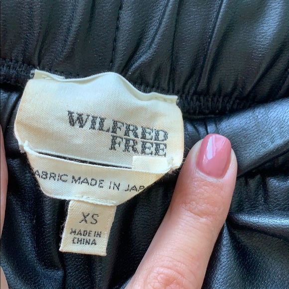 Black leather- high wasted pants - Picture 2 of 2